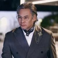 Diễn viên Khâu Phong Phong (裘锋锋)
