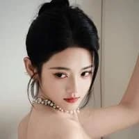 Diễn viên Mịch Thất (觅七)