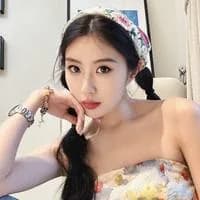 Diễn viên 张若星