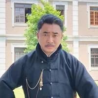 Diễn viên Từ Vệ Long