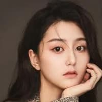 Diễn viên 仁青娜姆