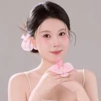 Diễn viên Ngụy Hinh Tình (魏馨晴)