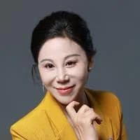 Diễn viên Tiết Linh (薛玲)