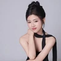 Diễn viên Nhan Lạc (颜洛)