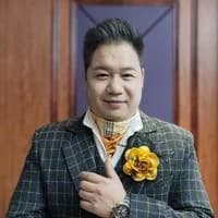 Diễn viên Ân Chí Vĩ (殷志伟)