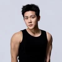 Diễn viên 龙泽鸣