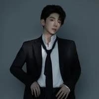 Diễn viên Dương Giai Hâm